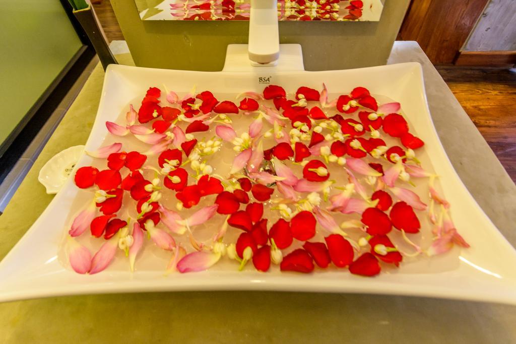 Double Leaf Boutique Hotel Πνομ Πενχ Εξωτερικό φωτογραφία