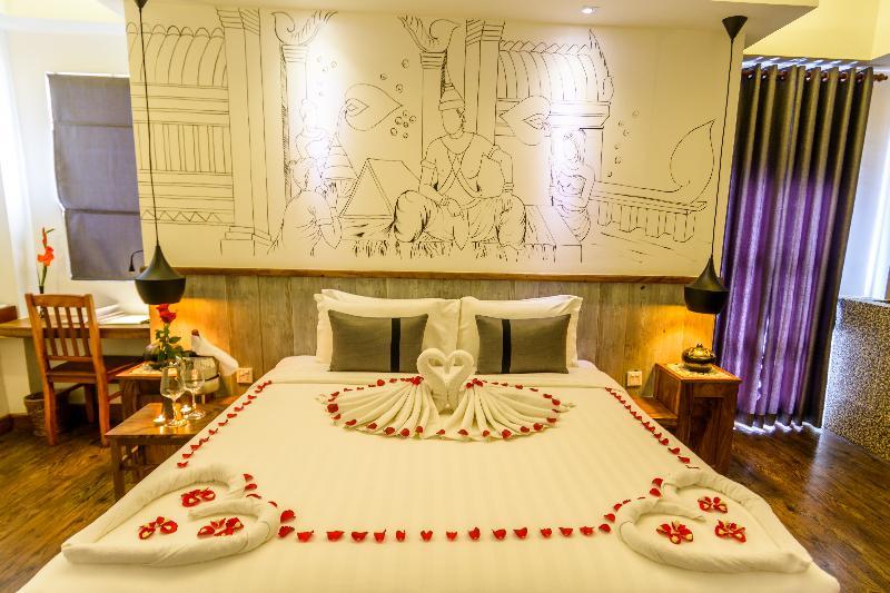 Double Leaf Boutique Hotel Πνομ Πενχ Εξωτερικό φωτογραφία